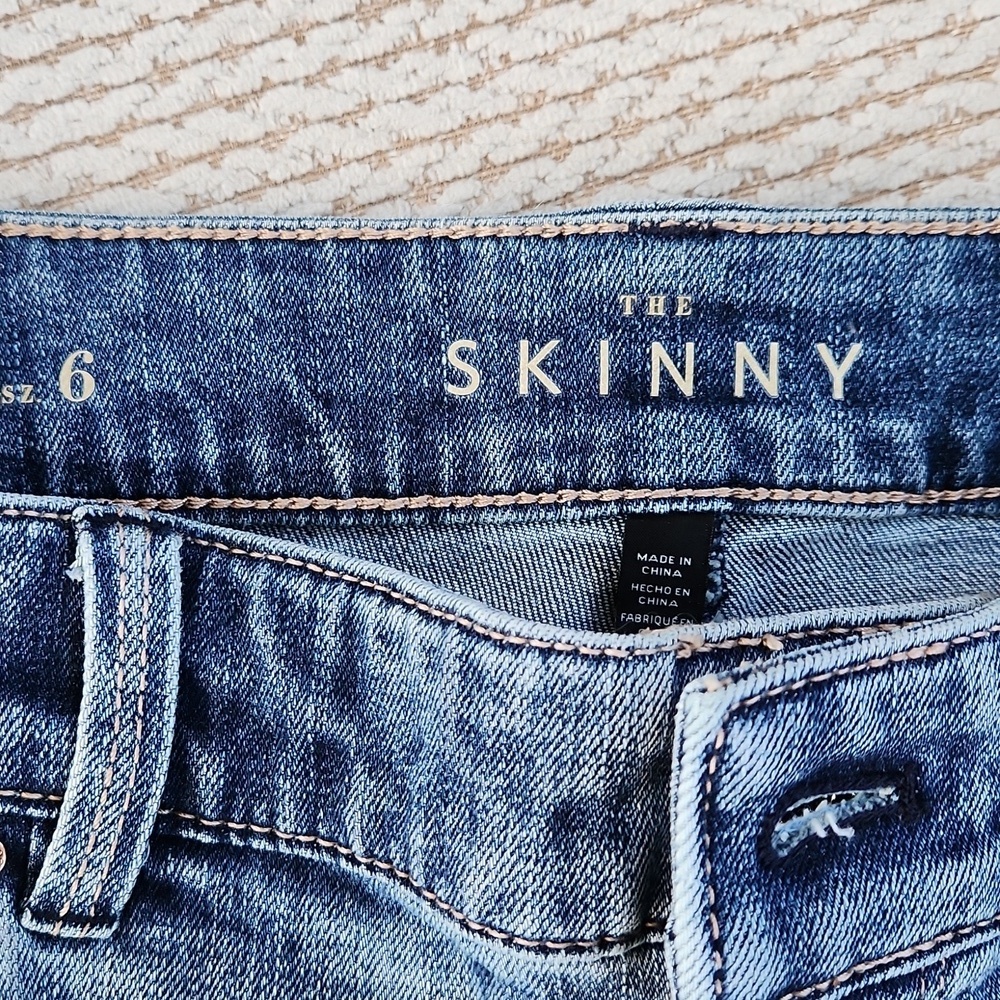 Like New 'The Skinny' Jeans From White House Black Market, Suze 6 - Picture 5 of 9